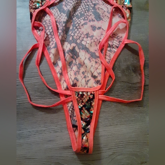 Custom Exotic Snakeskin Foil Print Suit - Picture 6 of 9